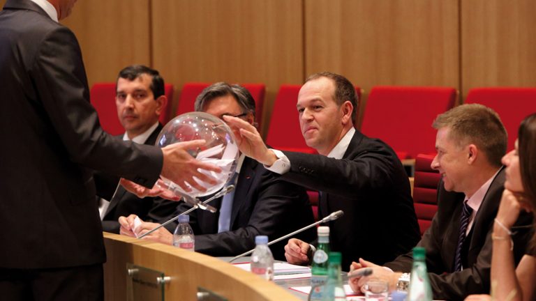 Nouvion facilement réélu