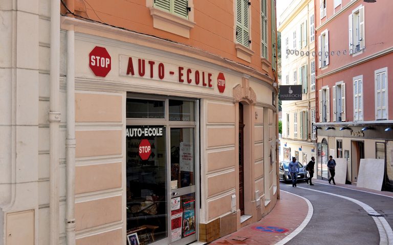 Auto-écolesLe match Monaco-France