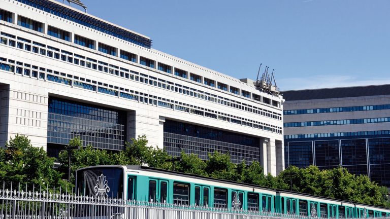 Fiscalité des enfants du pays : 300 foyers bientôt remboursés ?