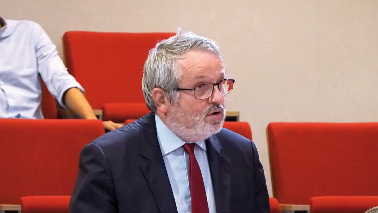 Enfants du pays : « un texte Canada dry » ?