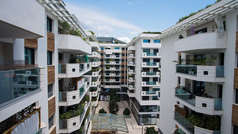 Jardins d’Apolline : Un dossieréminemment politique