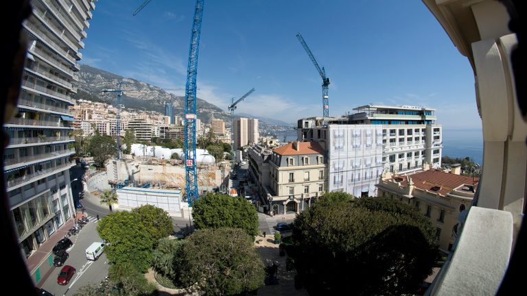 SBM : du rouge, toujours du rouge…