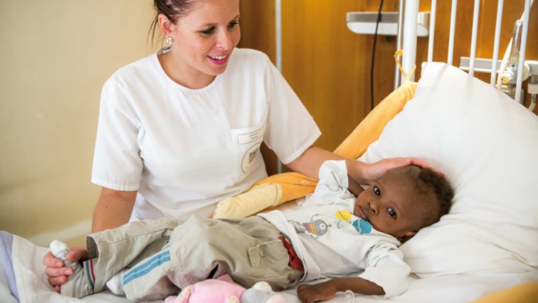 340 enfants sauvés grâceà une chaîne de solidarité