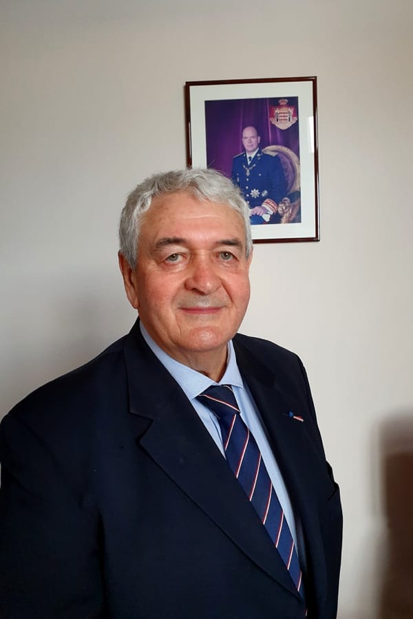 Huit articles pour clarifier les devoirs des membres