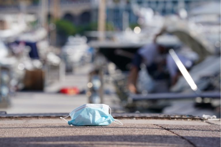 Masques et gants jetés sur la voie publique à Monaco :  jusqu’à 300 euros d’amende