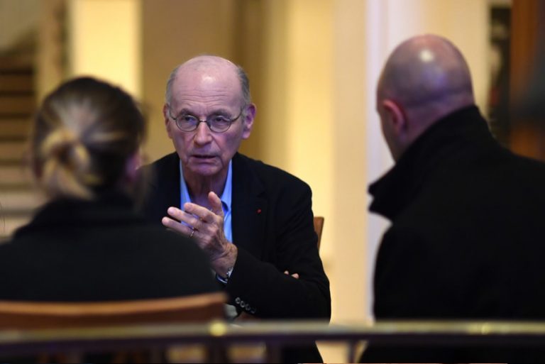 Boris Cyrulnik : « Si on redémarre au sprint, il y aura un nouveau virus »