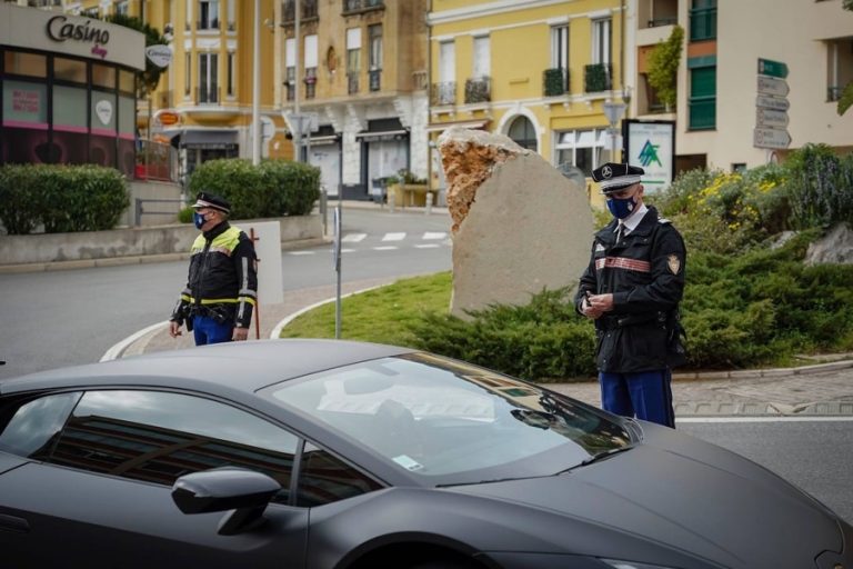 Police Monégasque singularités