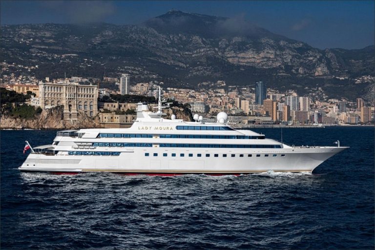 Vente superyacht Lady Moura