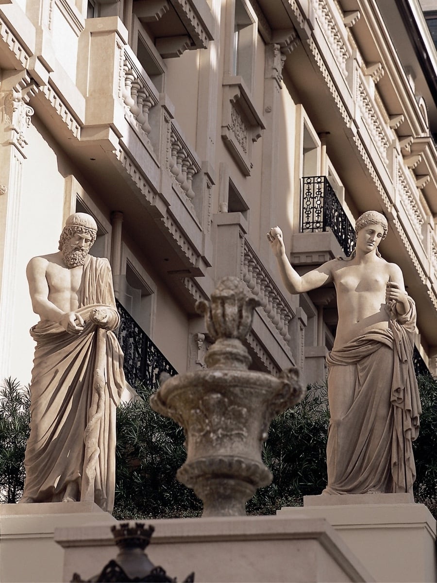 Hôtel Métropole Monte-Carlo statue