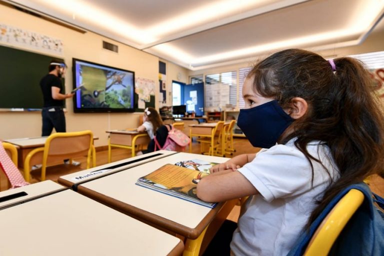 port du masque élève monaco Conseil National