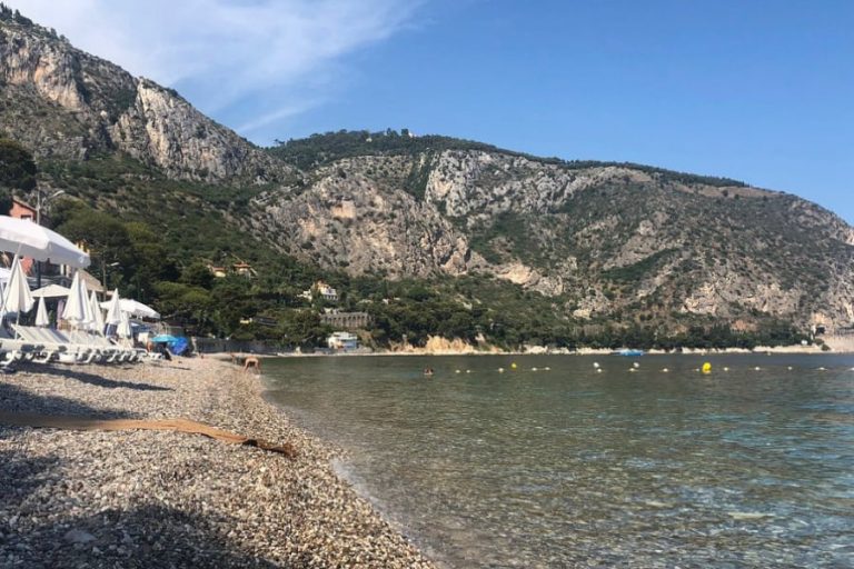 La plage d’Eze « est en train de disparaître »