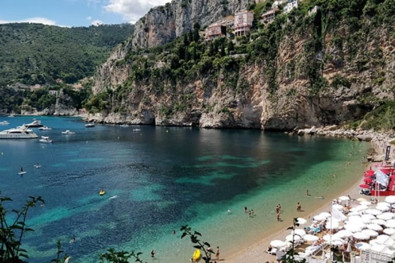 Grand nettoyage de printemps sur la plage de la Mala