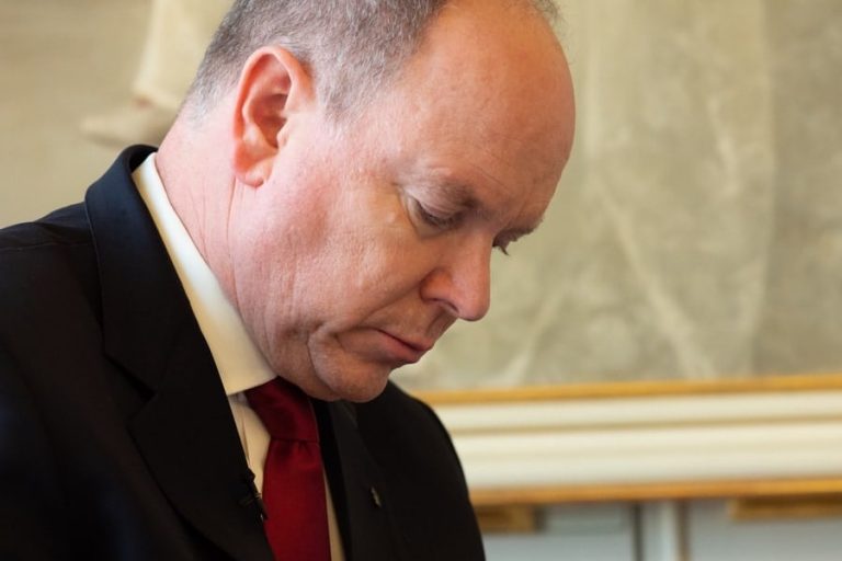 Drapeaux mis en berne en Principauté en hommage à Thierry Pérard