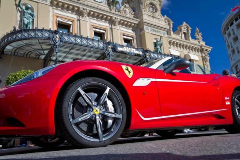 Monaco, pays où le nombre de Ferrari par habitant est le plus élevé