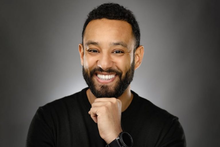 Hassan de Monaco : l’humoriste sur le point de lancer son comedy club