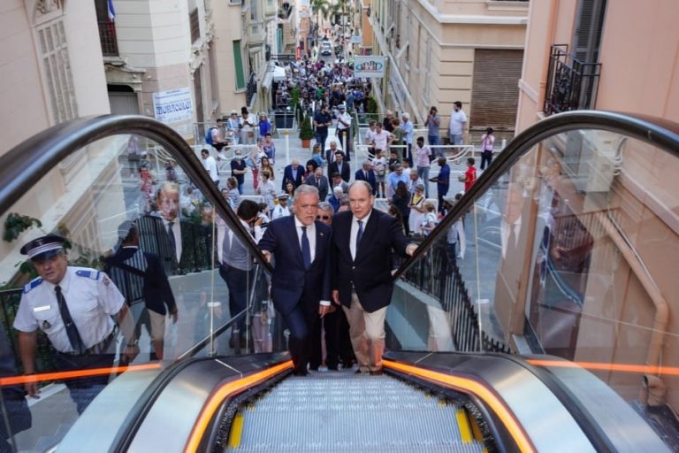 Pourquoi la ville de Beausoleil a fait le plein d’escalators en plein air ?