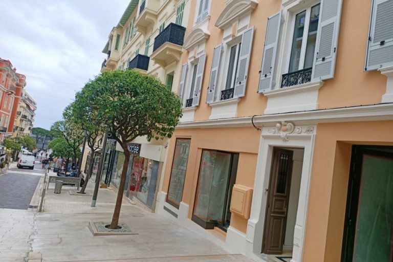Deux locaux commerciaux sont à louer à la rue Caroline à Monaco