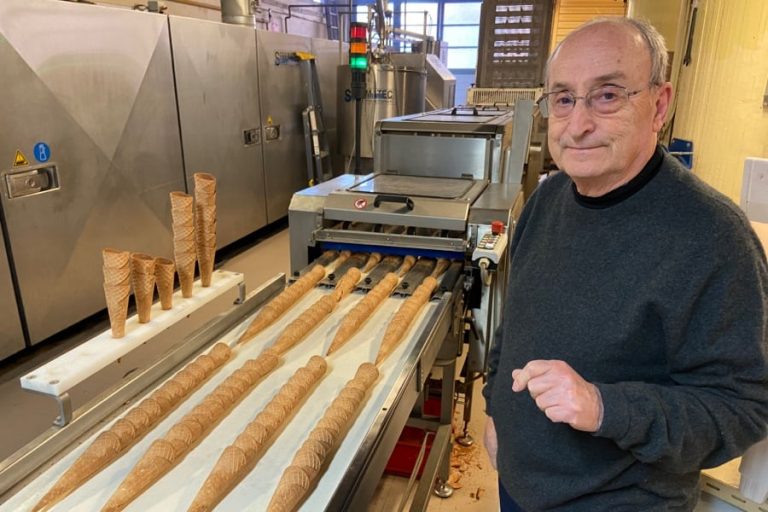 Cette entreprise familiale à Monaco fabrique chaque jour des milliers de cornets de glace