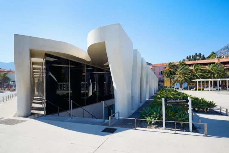 Menton refuse de rendre les œuvres de Cocteau à la Fondation Wunderman