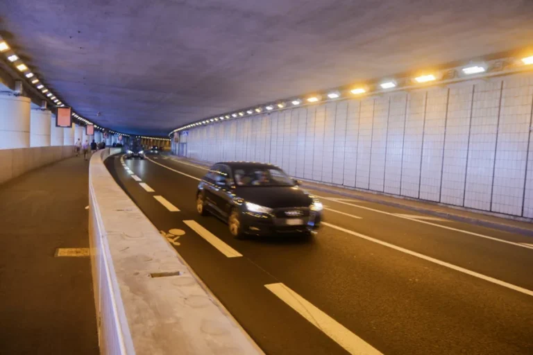 Tunnel Fairmont Monaco Loews